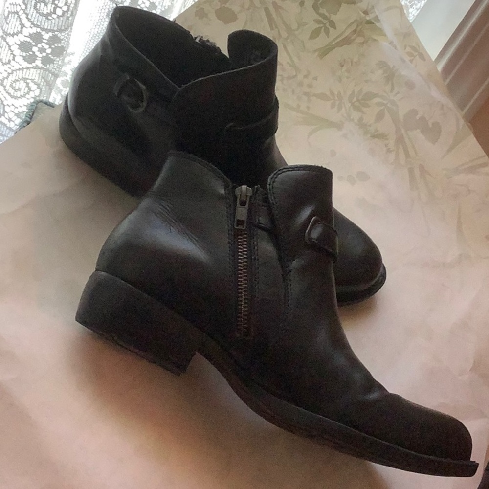 Black booties - Picture 2 of 7